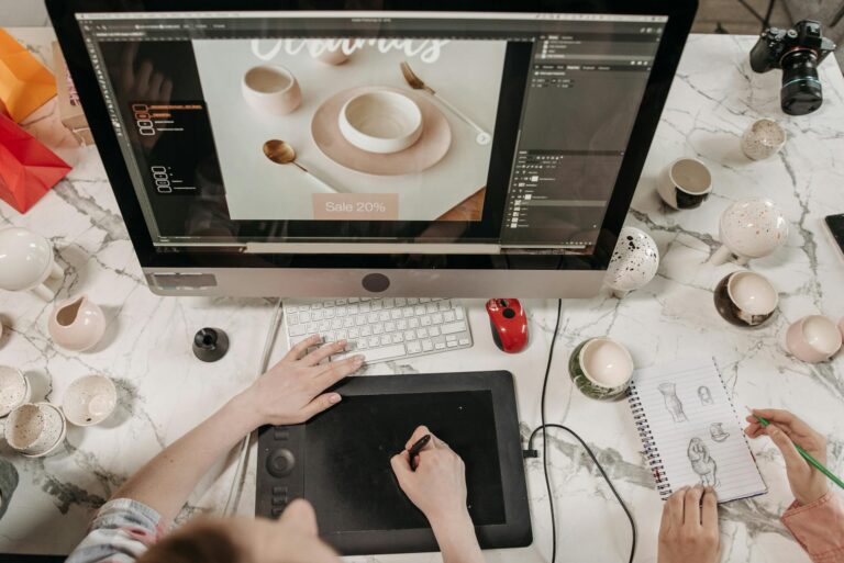Laptop auf Schreibtisch – Blogartikel zu Webdesign, SEO und digitaler Sichtbarkeit von Wirges Digital